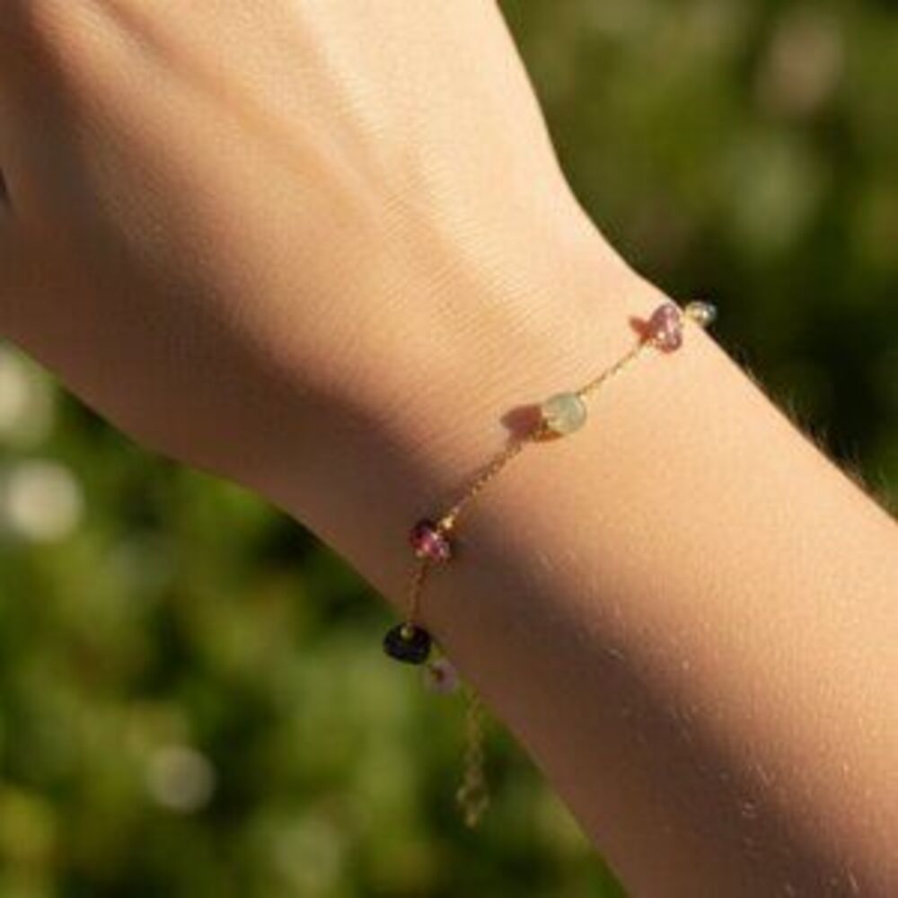 "Elegant & Trendy Bracelet, A Perfect Gift for Women, Thoughtful, EVCH1026